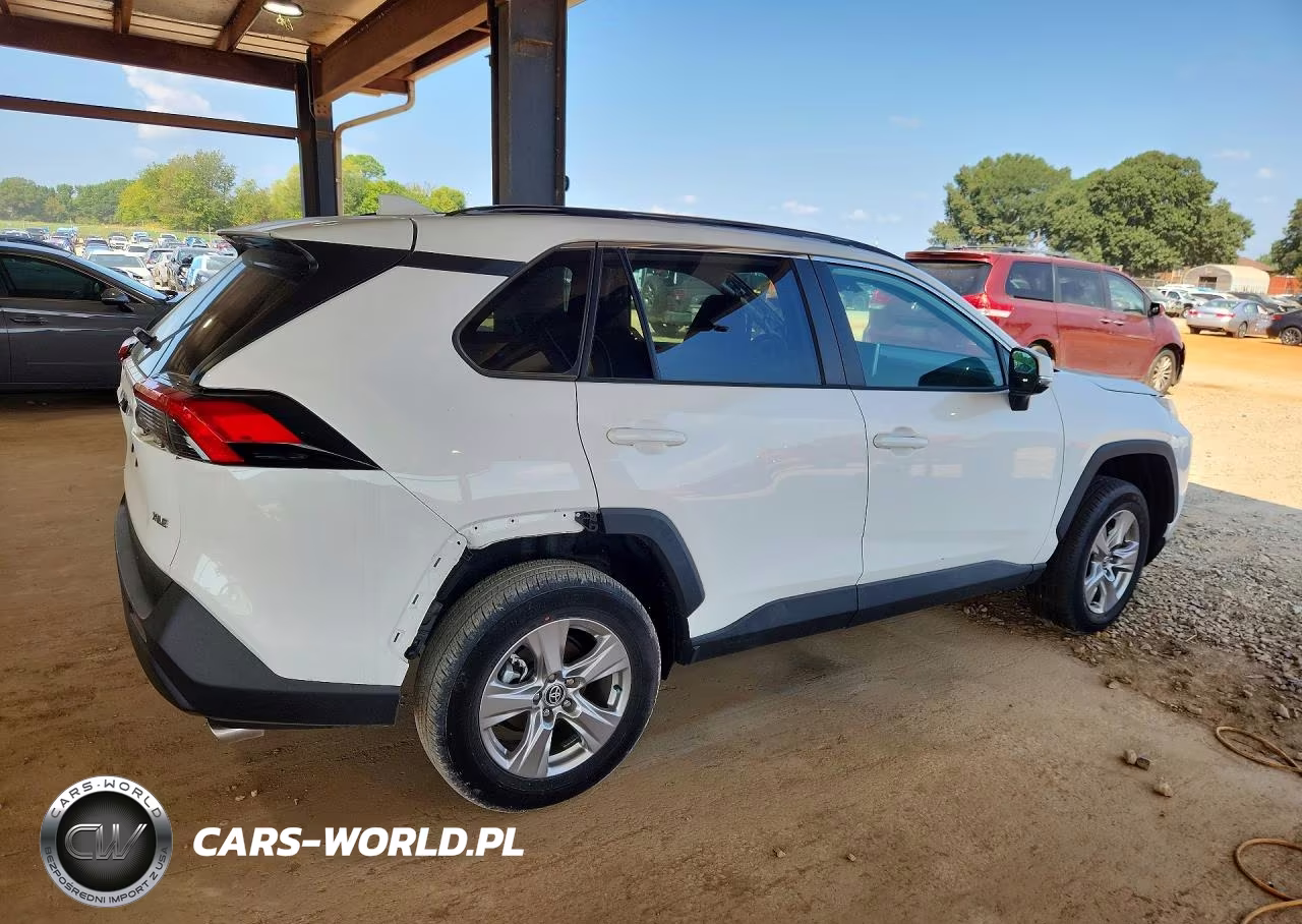 2023 Toyota Rav4 Xle VIN:2T3W1RFV6PC237890 - 3