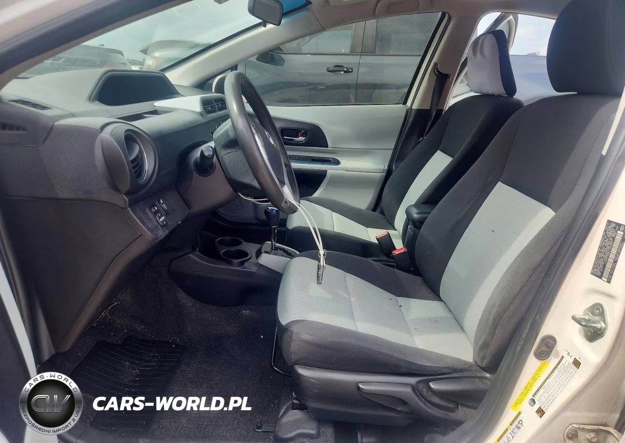 2012 Toyota Prius C Three VIN:JTDKDTB38C1022557 - 7