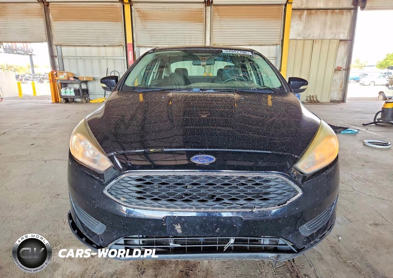 2017 Ford Focus Se VIN:1FADP3F24HL315455 - 5
