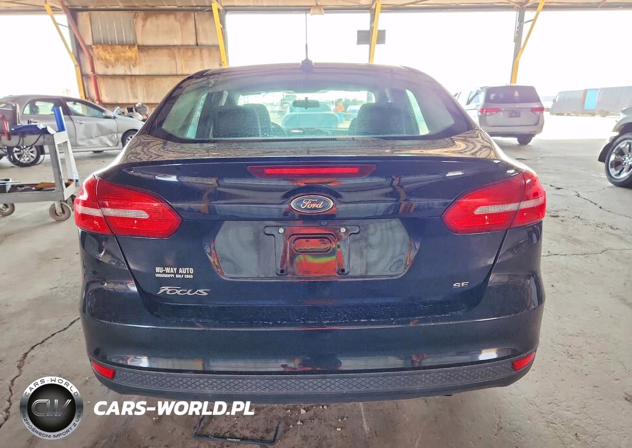 2017 Ford Focus Se VIN:1FADP3F24HL315455 - 6