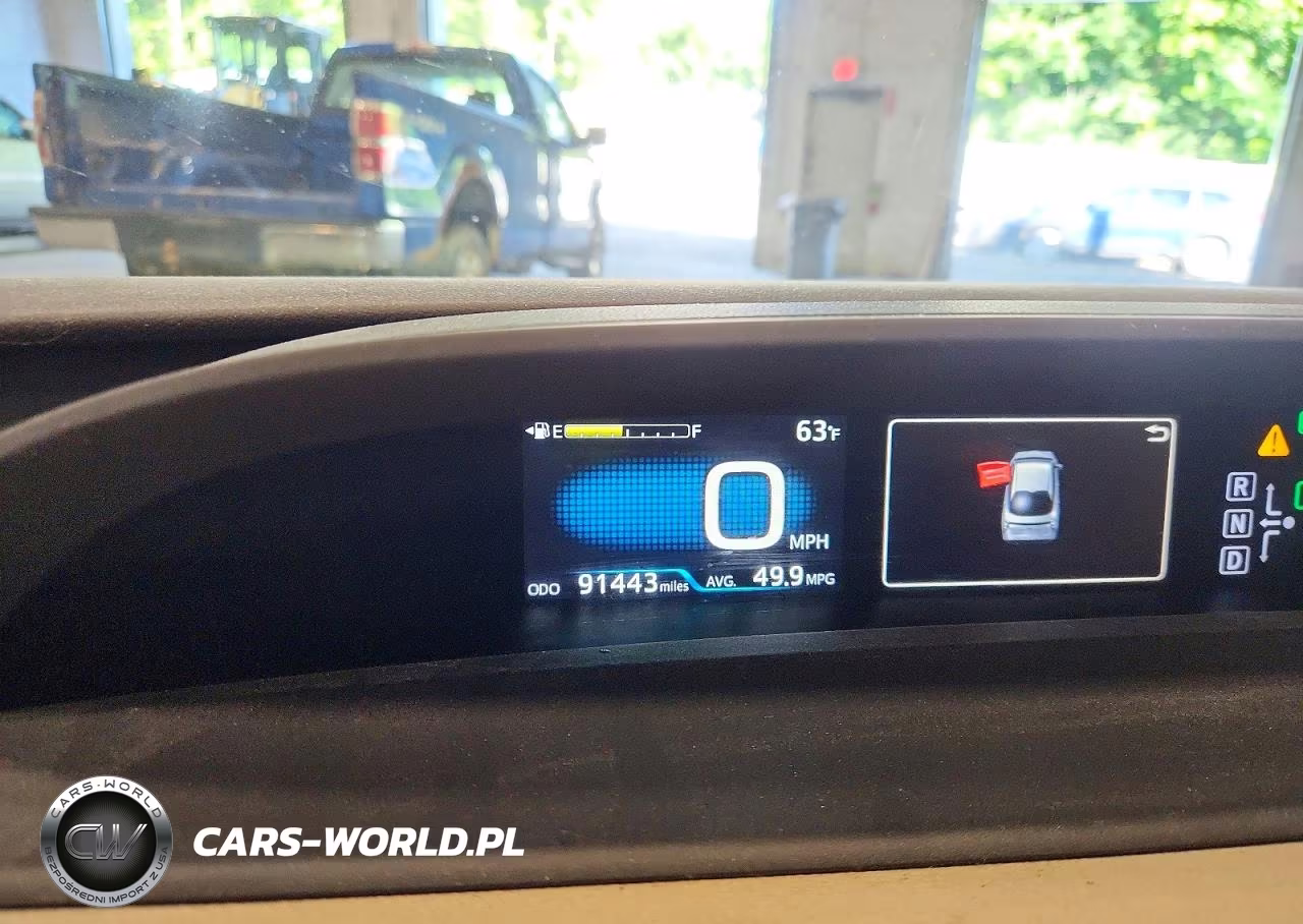 2016 Toyota Prius Two VIN:JTDKBRFU2G3017568 - 9