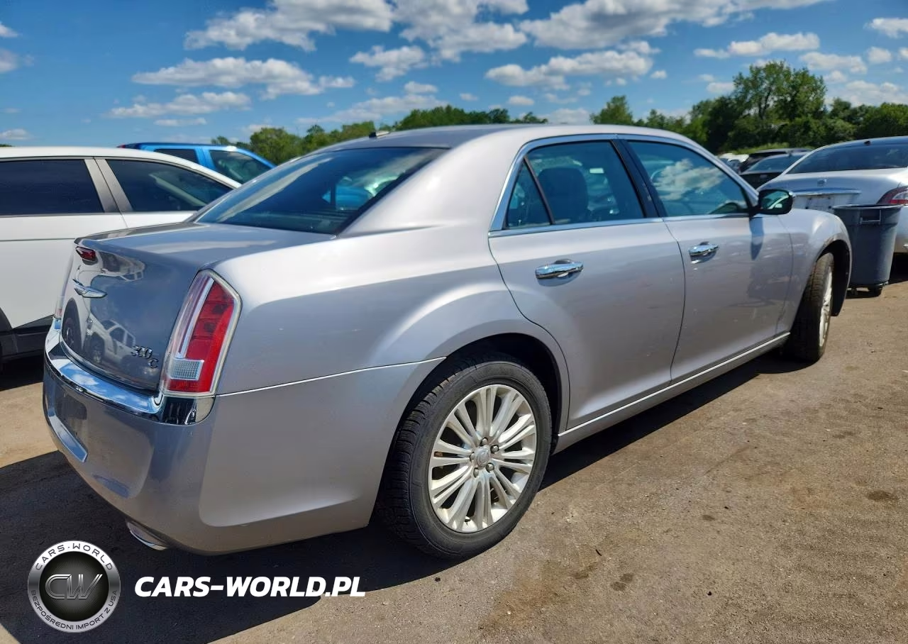 2014 Chrysler 300C VIN:2C3CCAKG4EH216736 - 3