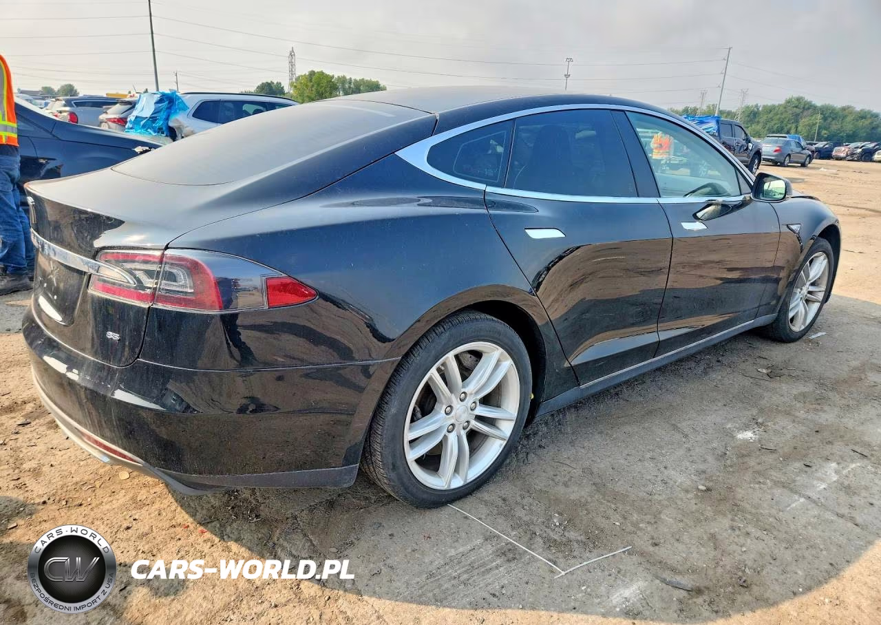 2013 Tesla Model S VIN:5YJSA1DN0DFP07916 - 3