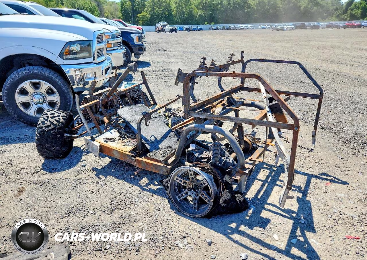 2004 Utility Vehicle VIN:G1E - 3