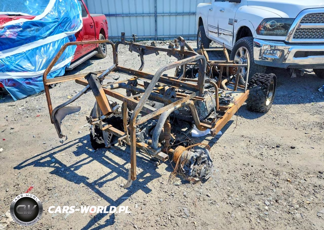 2004 Utility Vehicle VIN:G1E - 4