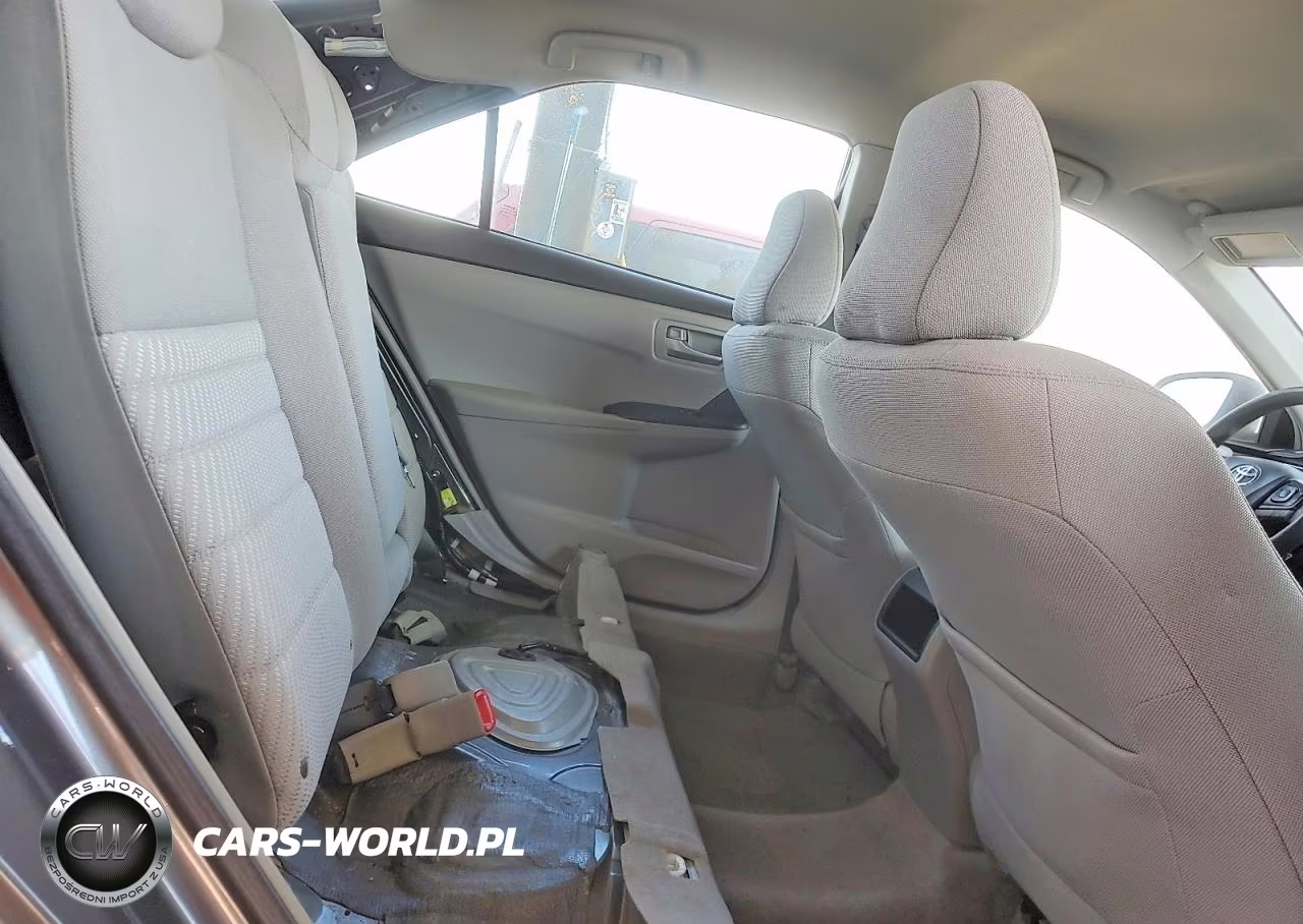 2016 Toyota Camry Le VIN:4T1BF1FK2GU590870 - 10
