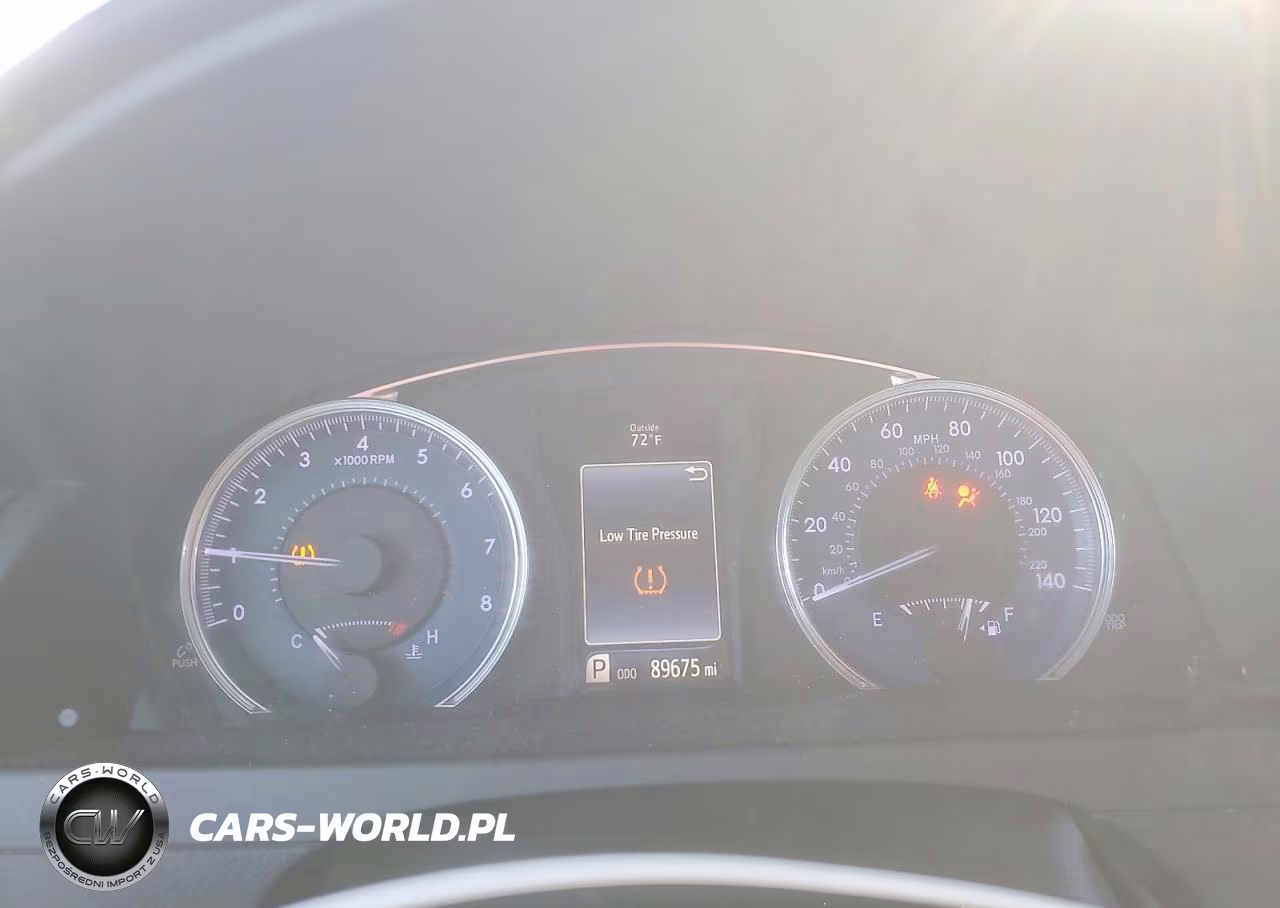 2016 Toyota Camry Le VIN:4T1BF1FK2GU590870 - 9