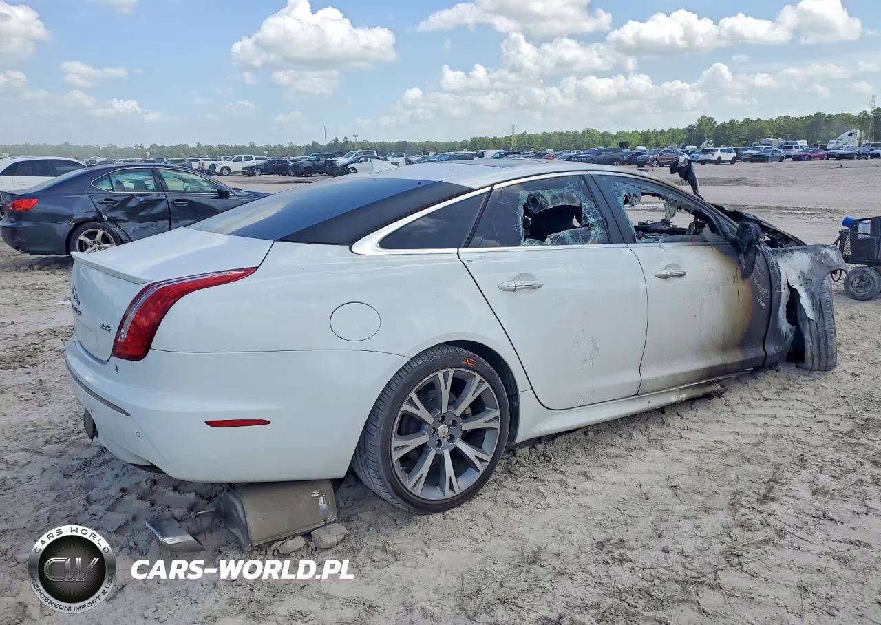 2015 Jaguar Xj VIN:SAJWA1CZ7F8V86800 - 3