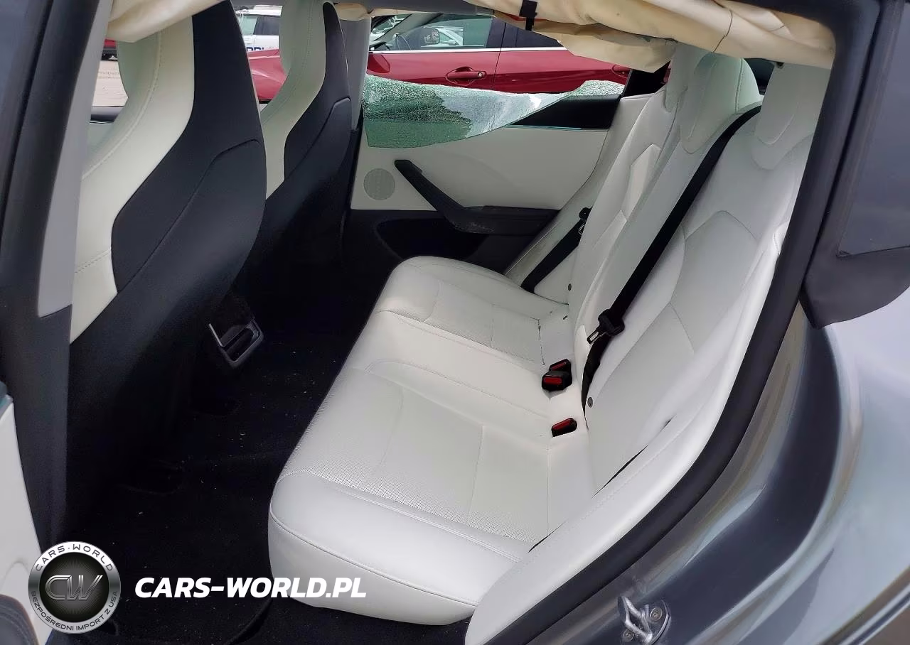 2025 Tesla Model 3 VIN:5YJ3E1ET6SF068749 - 10