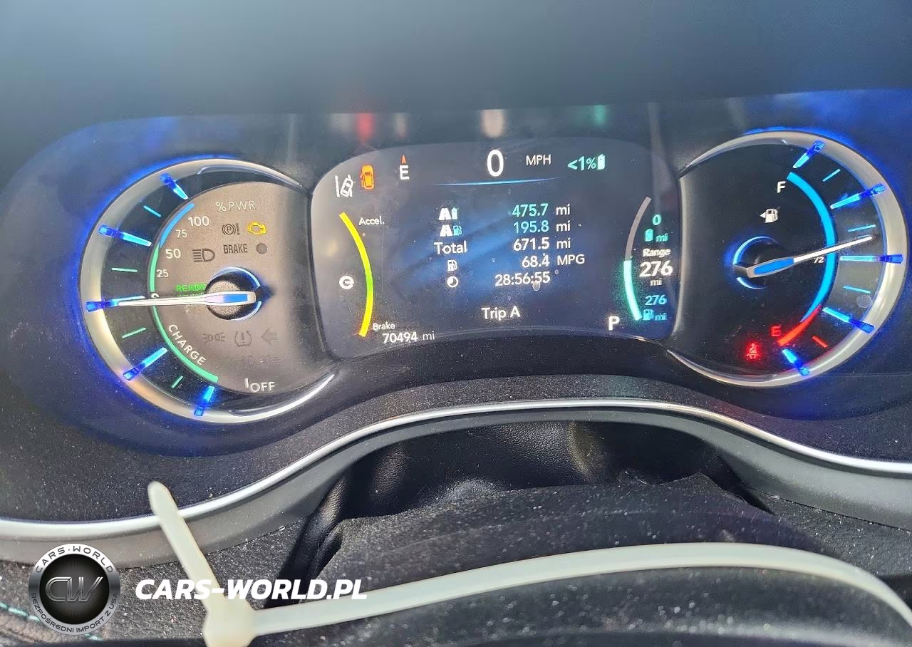 2020 Chrysler Pacifica Hybrid Limited VIN:2C4RC1N78LR146778 - 9