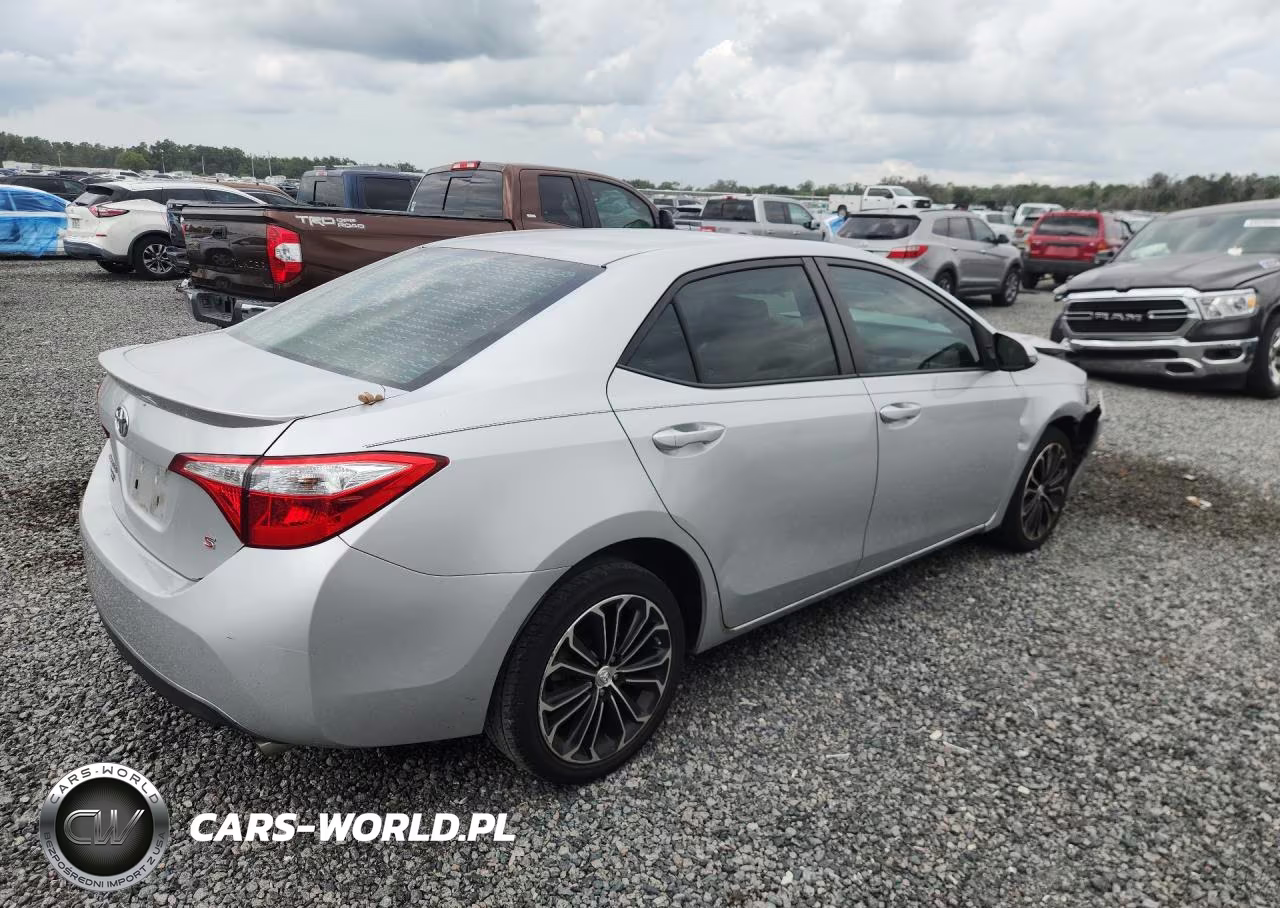 2015 Toyota Corolla S Plus VIN:5YFBURHE2FP342937 - 3