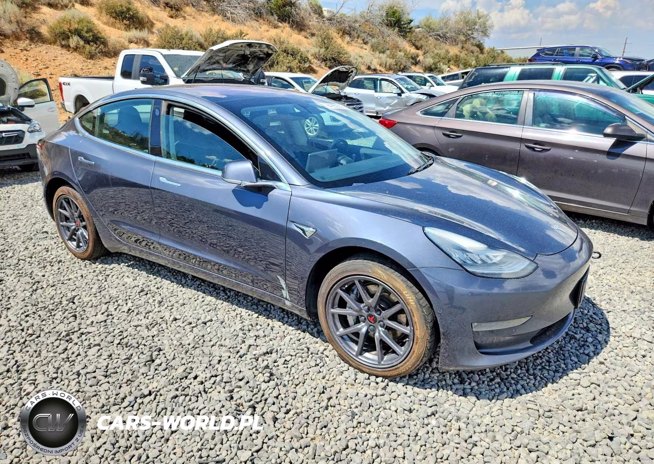 2018 Tesla Model 3 VIN:5YJ3E1EA1JF158212 - 4