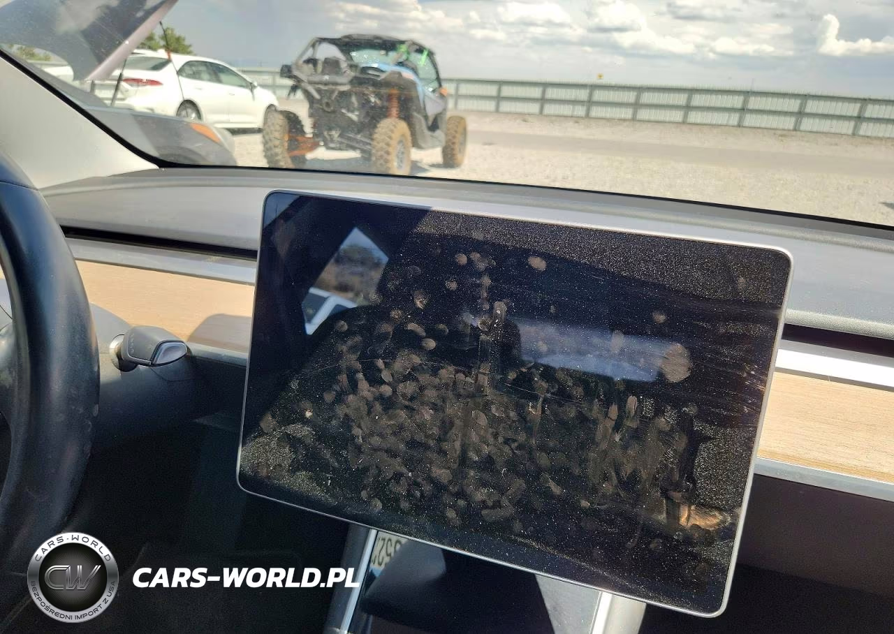 2018 Tesla Model 3 VIN:5YJ3E1EA1JF158212 - 9