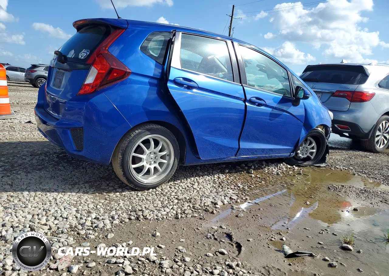 2015 Honda Fit Lx VIN:3HGGK5H59FM725500 - 3