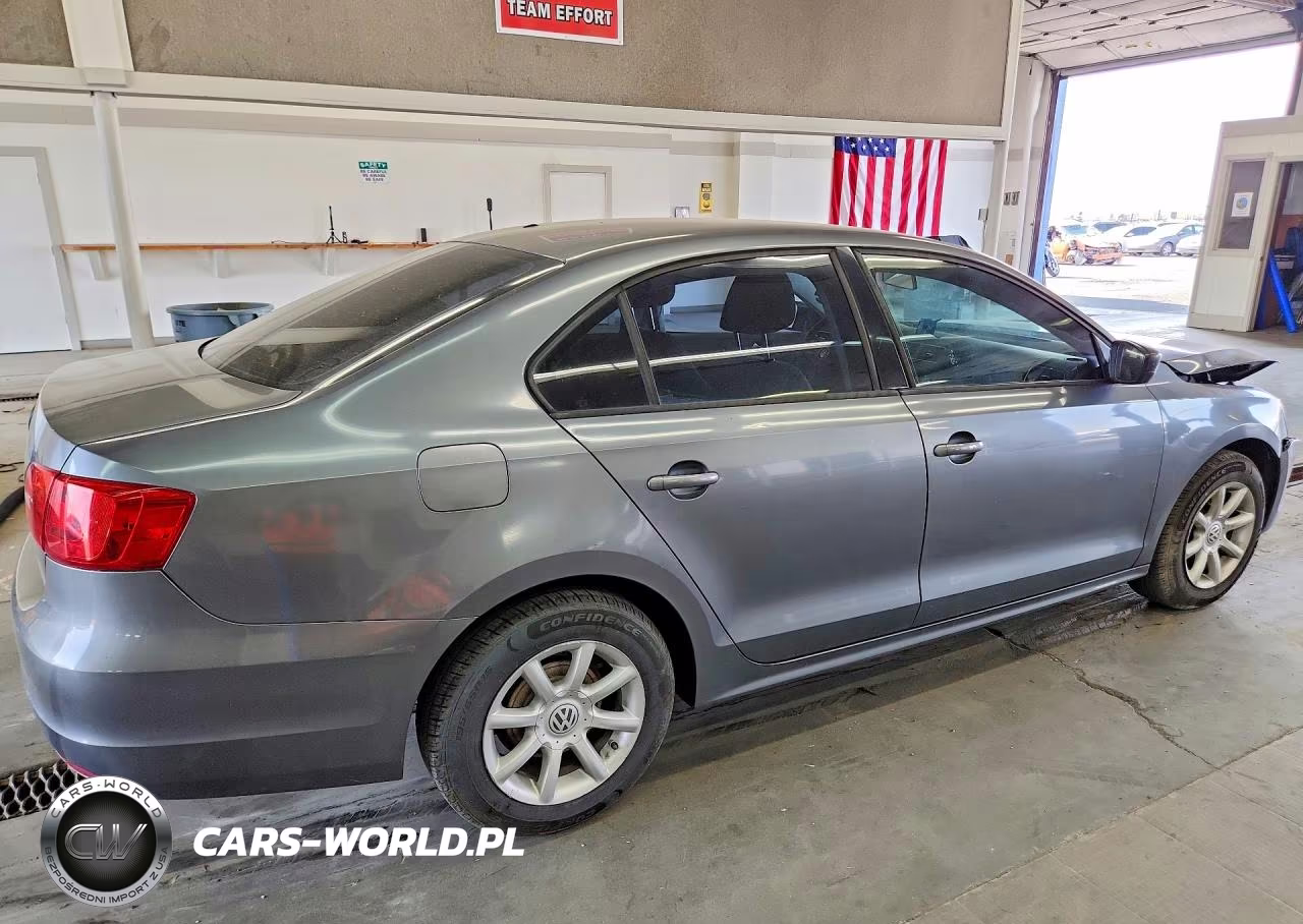 2011 Volkswagen Jetta Base VIN:3VW2K7AJ8BM400565 - 3