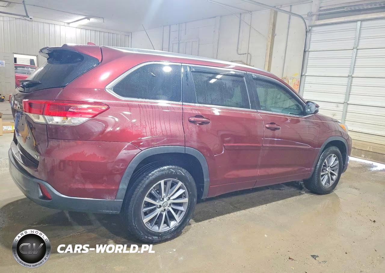 2017 Toyota Highlander Xle VIN:5TDKZRFH9HS233237 - 3