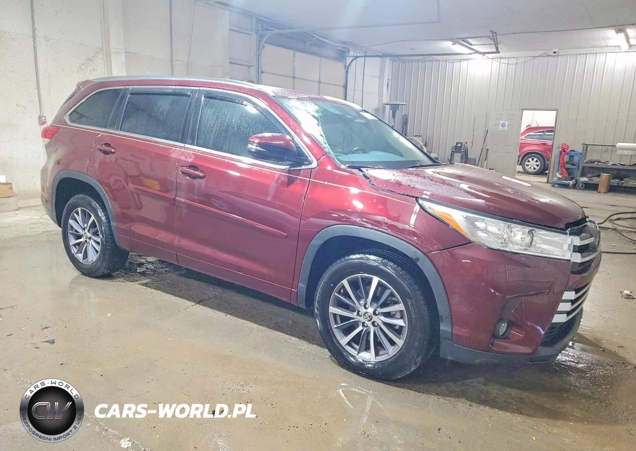 2017 Toyota Highlander Xle VIN:5TDKZRFH9HS233237 - 4