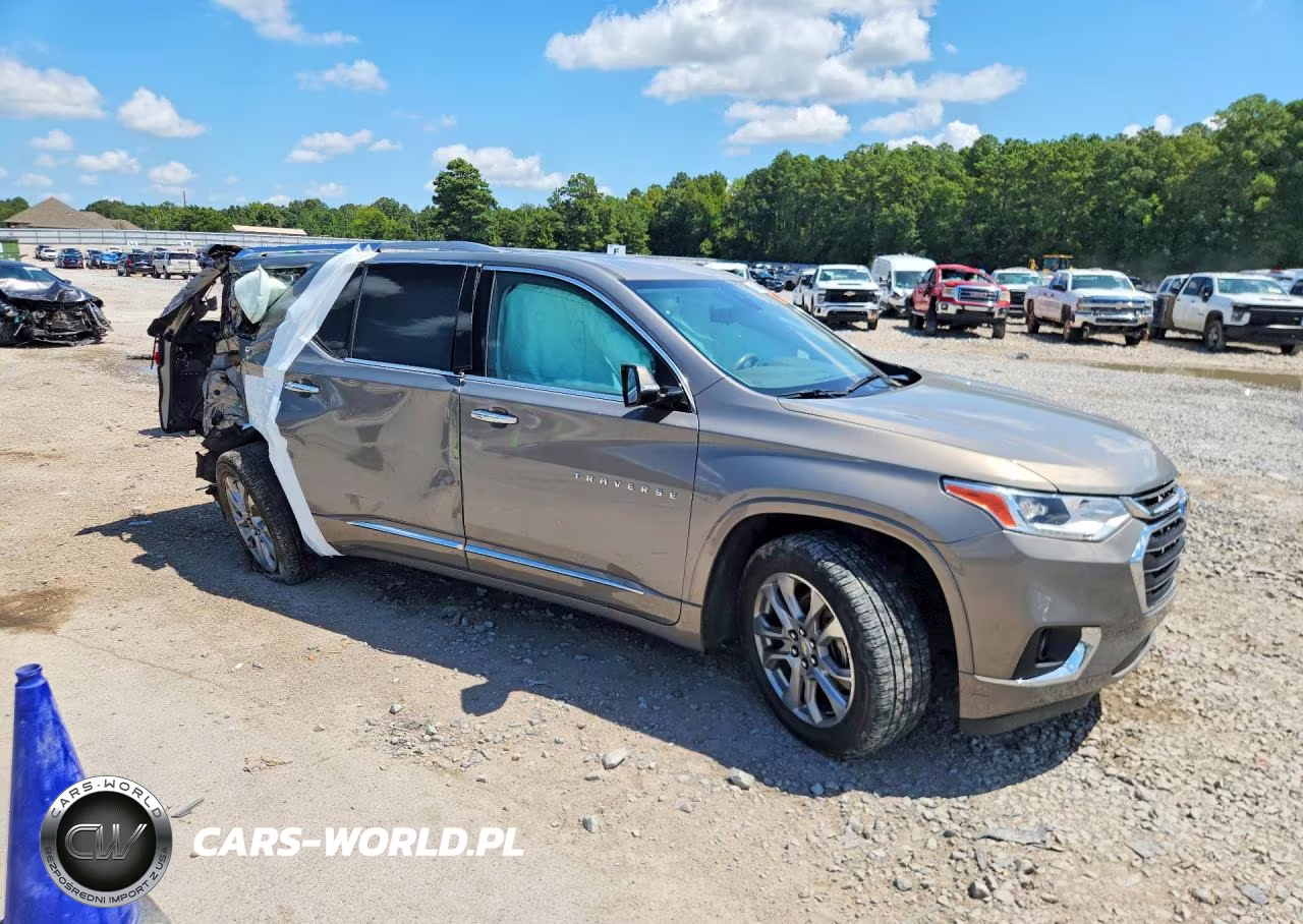 2018 Chevrolet Traverse Premier VIN:1GNERKKWXJJ153299 - 4