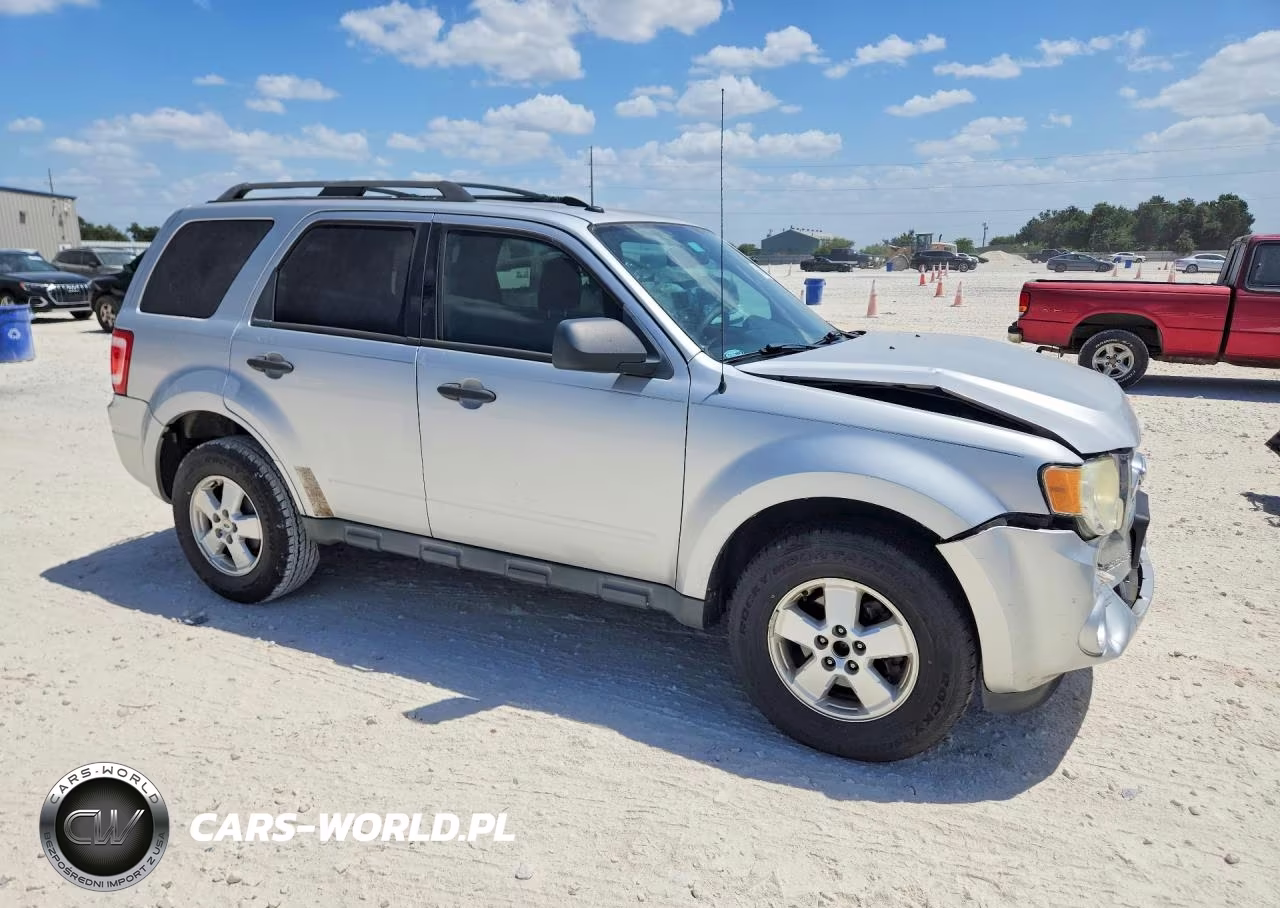 2011 Ford Escape Xlt VIN:1FMCU0D78BKA80952 - 4