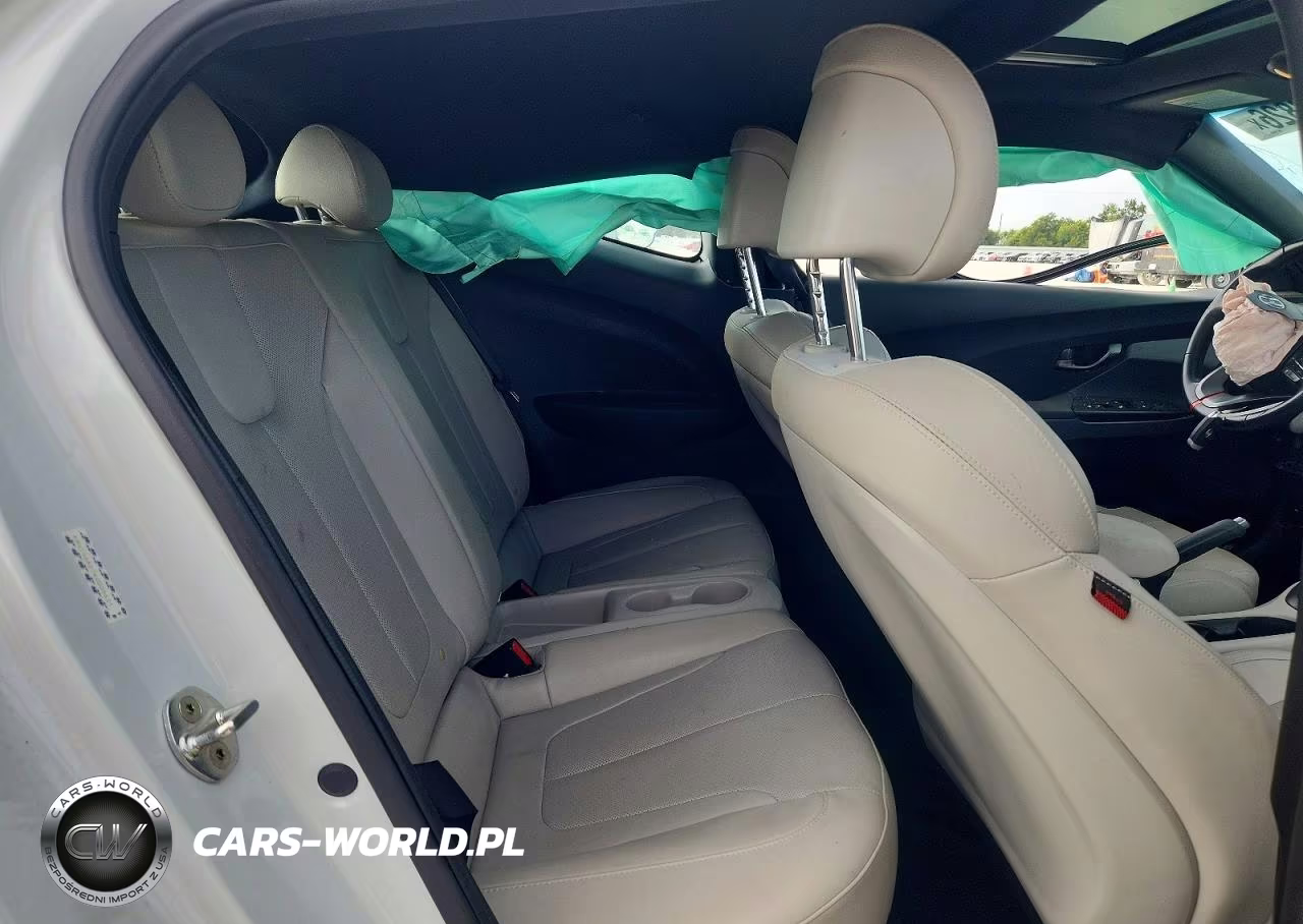 2019 Hyundai Veloster Turbo Ultimate VIN:KMHTH6AB7KU009651 - 10