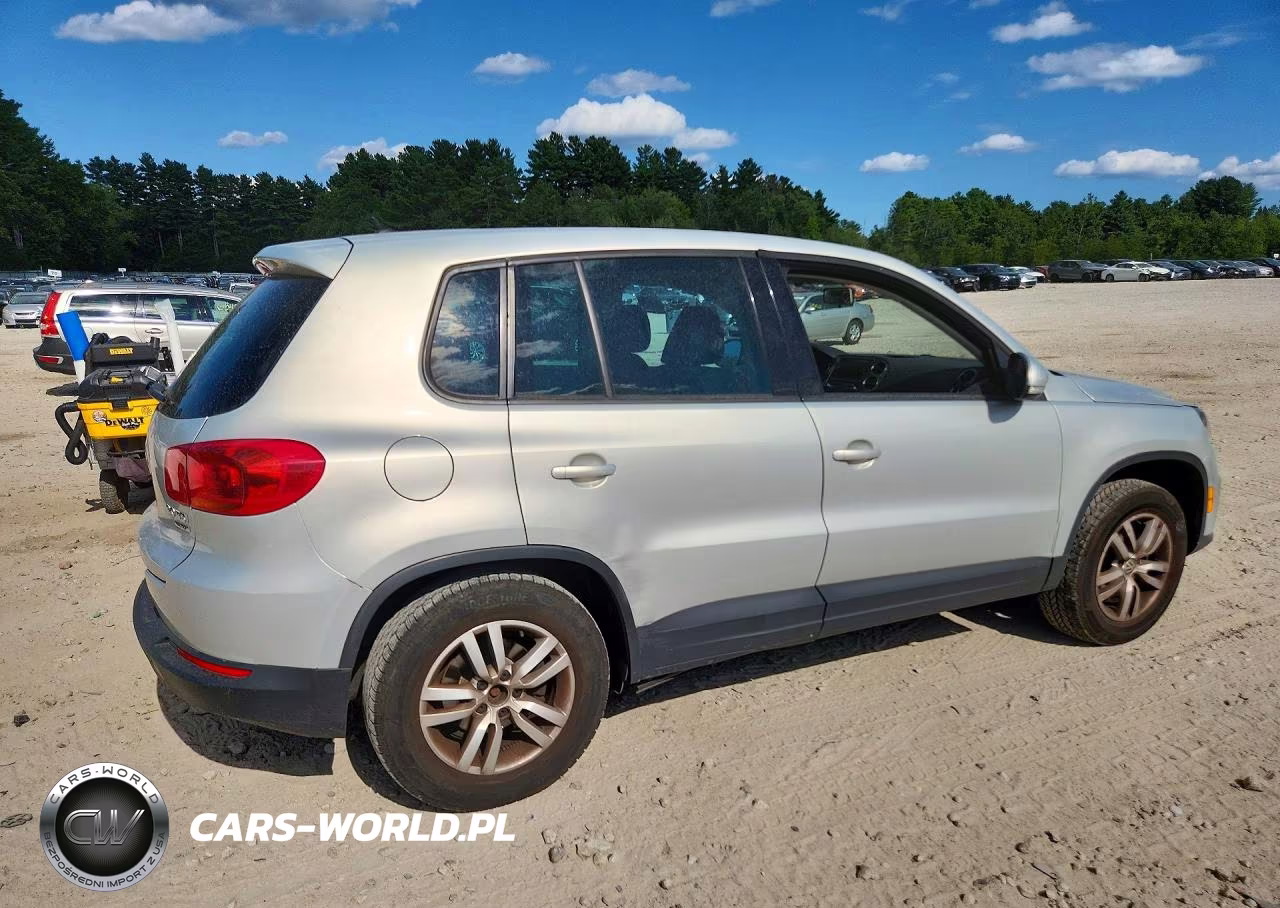 2013 Volkswagen Tiguan S VIN:WVGBV7AX8DW526454 - 3
