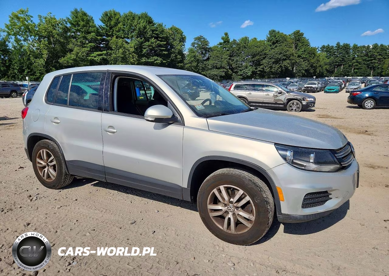 2013 Volkswagen Tiguan S VIN:WVGBV7AX8DW526454 - 4