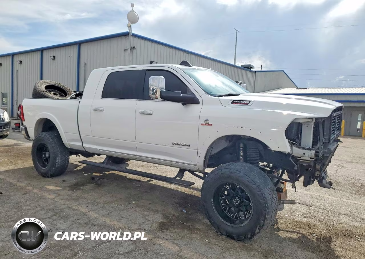 2019 Ram 2500 Laramie VIN:3C6UR5NL7KG540006 - 4
