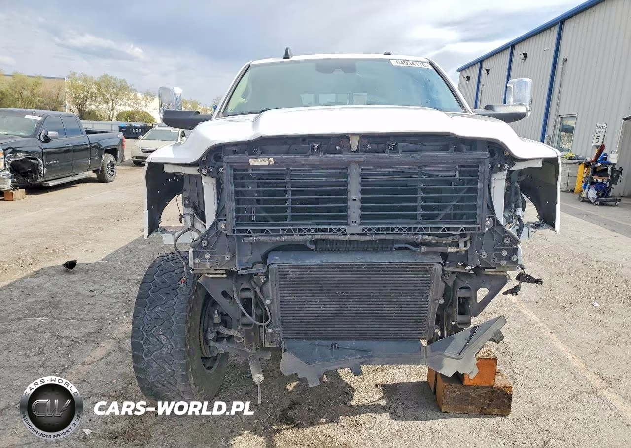 2019 Ram 2500 Laramie VIN:3C6UR5NL7KG540006 - 5