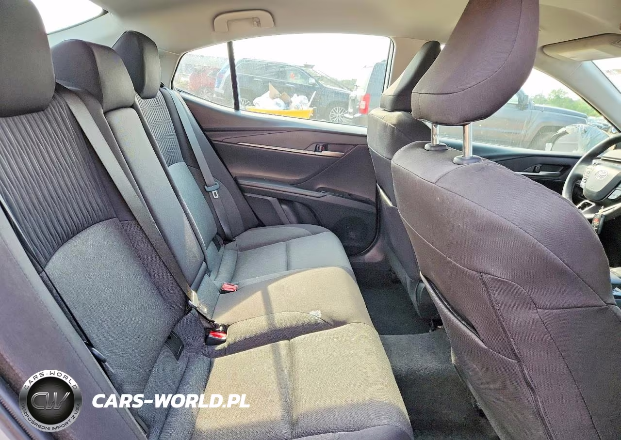 2026 Toyota Camry Le VIN:4T1DBADK0TU551356 - 10