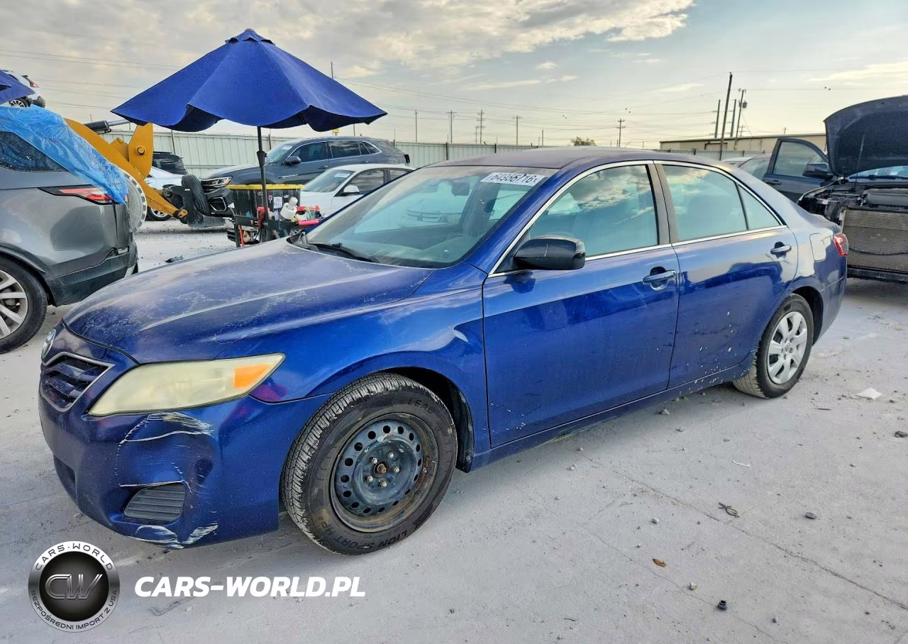 2011 Toyota Camry Le – zdjęcie 1 z 12