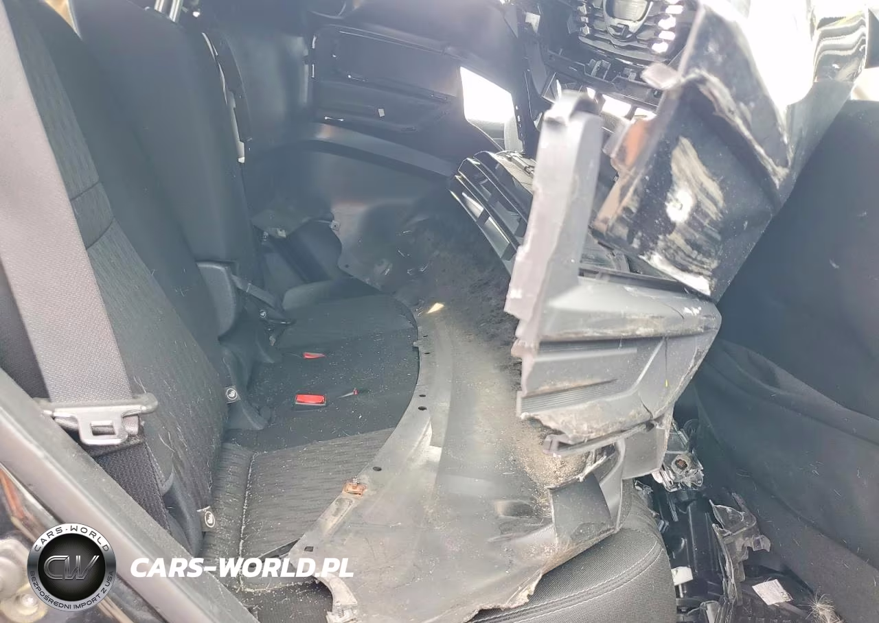2018 Nissan Rogue S VIN:KNMAT2MVXJP547461 - 11