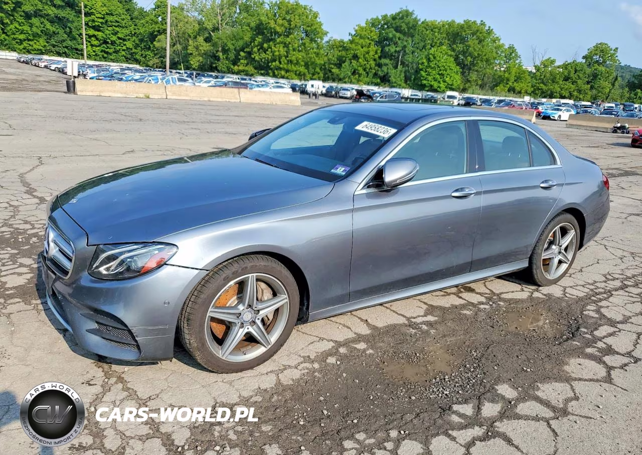 2017 Mercedes-Benz E 300 4Matic – zdjęcie 1 z 12