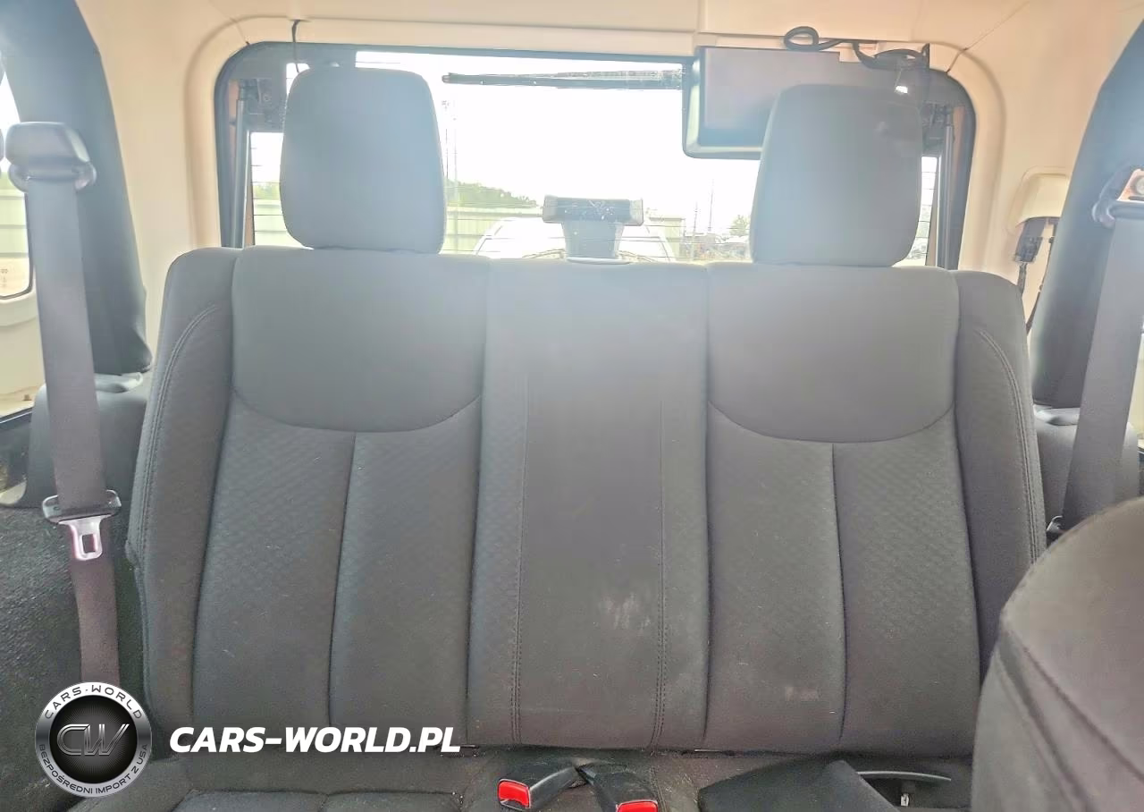 2016 Jeep Wrangler Sport VIN:1C4AJWAG4GL250060 - 10