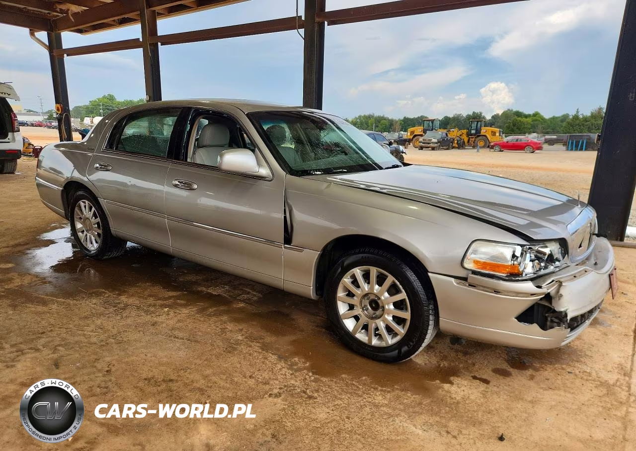2006 Lincoln Town Car Signature VIN:1LNHM81V16Y621866 - 4