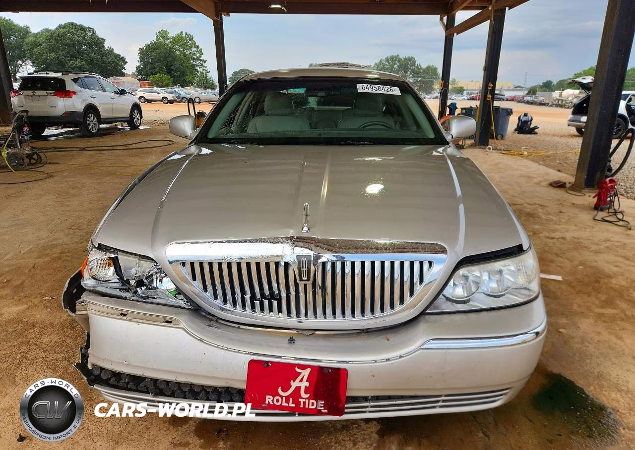 2006 Lincoln Town Car Signature VIN:1LNHM81V16Y621866 - 5