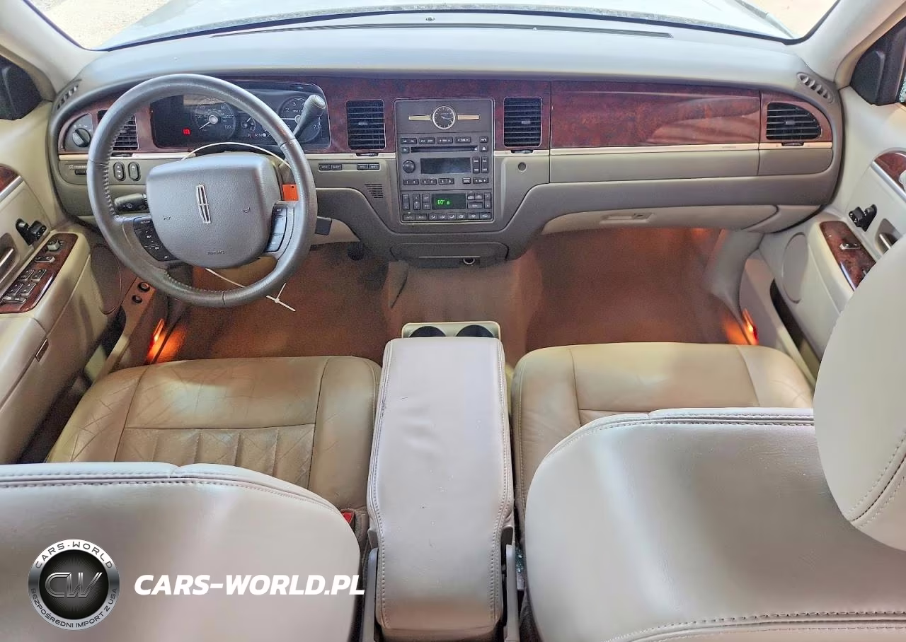 2006 Lincoln Town Car Signature VIN:1LNHM81V16Y621866 - 8