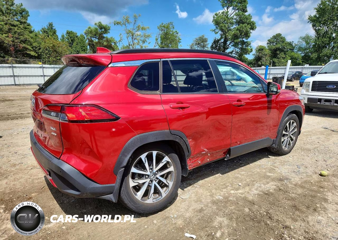 2022 Toyota Corolla Cross Xle VIN:7MUDAABG8NV011255 - 3