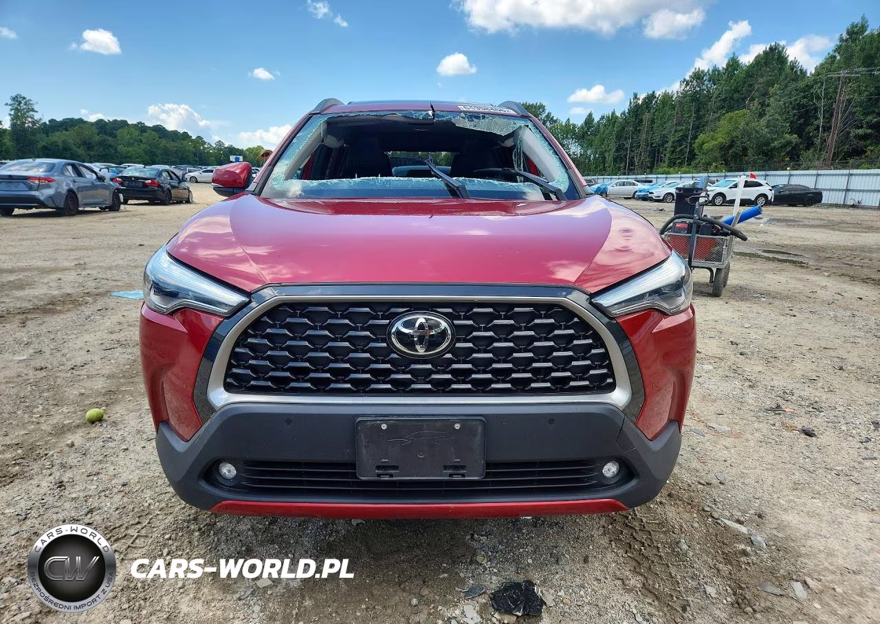 2022 Toyota Corolla Cross Xle VIN:7MUDAABG8NV011255 - 5