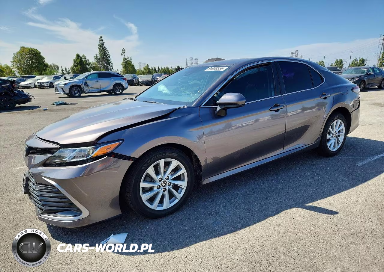 2021 Toyota Camry Le – zdjęcie 1 z 12