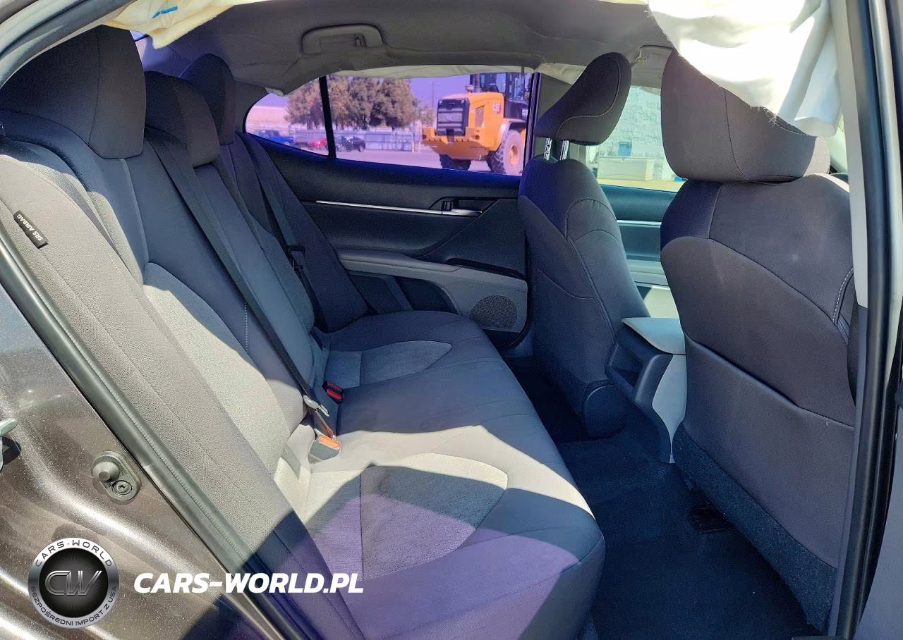 2021 Toyota Camry Le VIN:4T1C11AK1MU418304 - 10