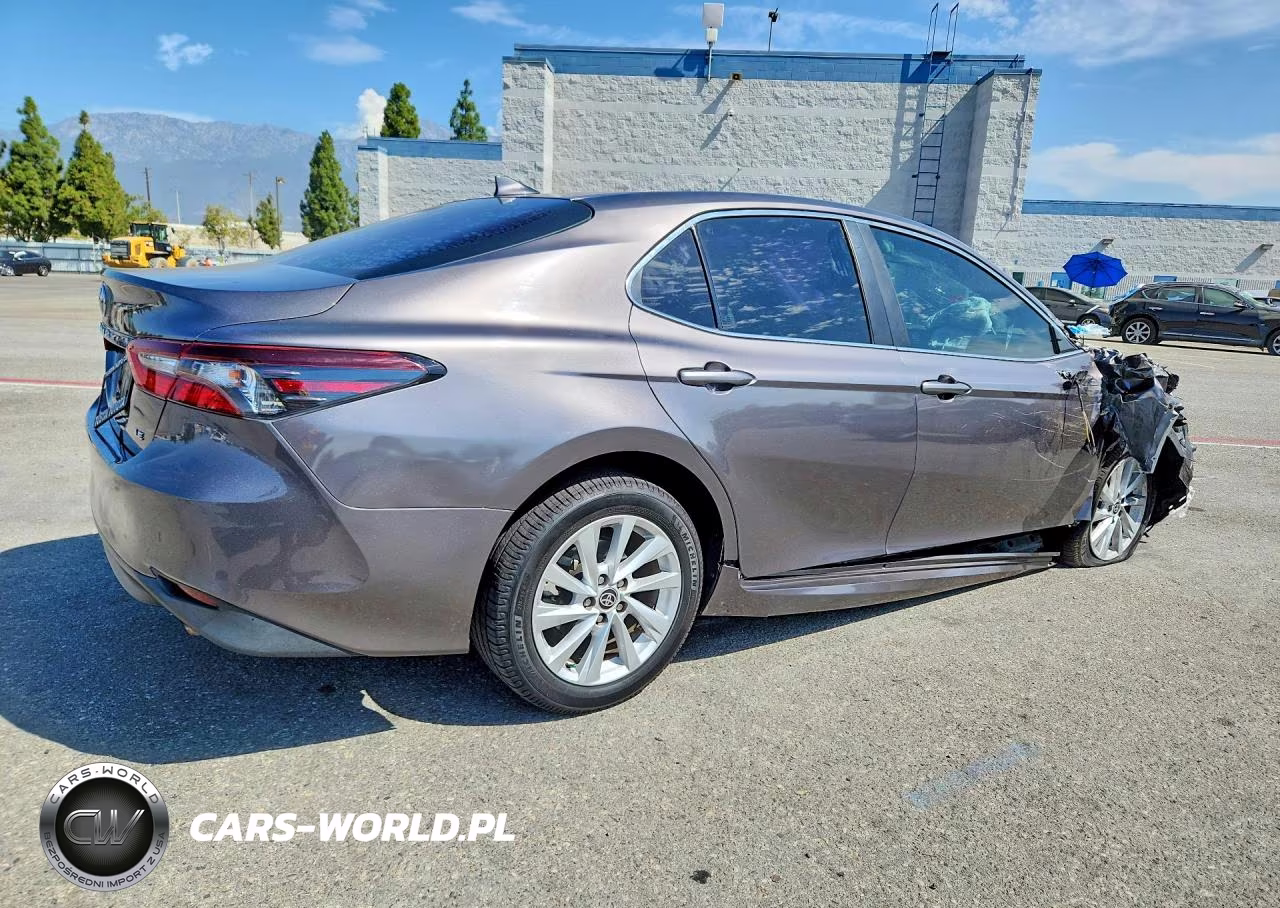 2021 Toyota Camry Le VIN:4T1C11AK1MU418304 - 3