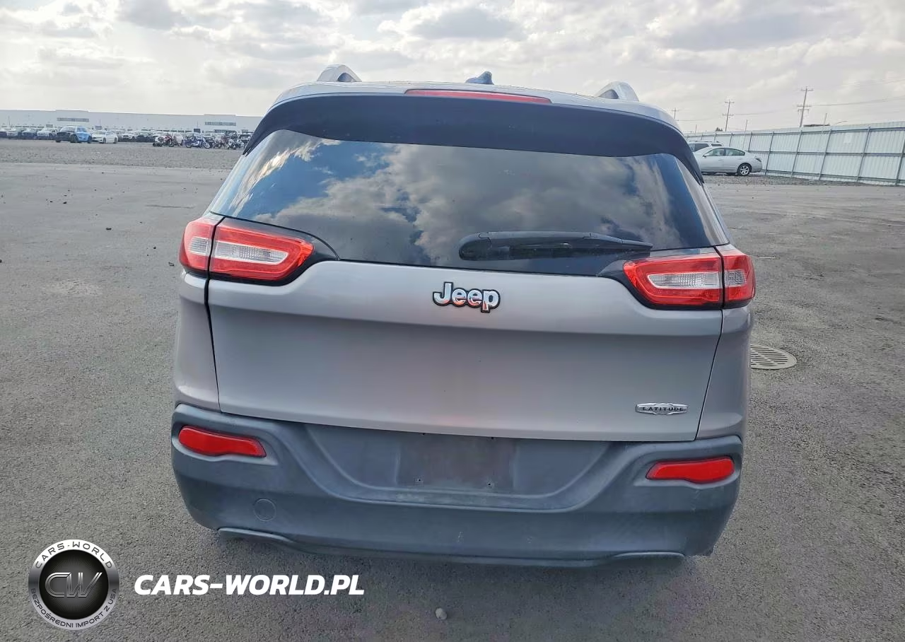 2014 Jeep Cherokee Latitude VIN:1C4PJLCBXEW252854 - 6