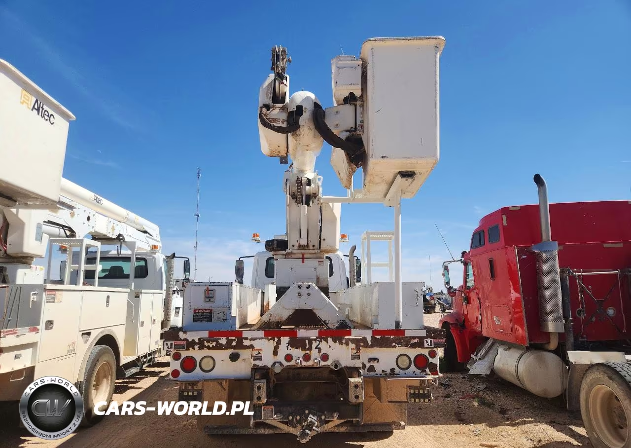2016 International 7300 Bucket Truck VIN:3HAWBMMN2GL013245 - 6