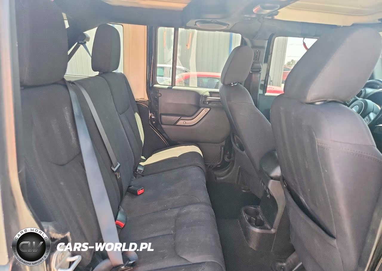 2014 Jeep Wrangler Unlimited Sport VIN:1C4BJWDG4EL139361 - 11