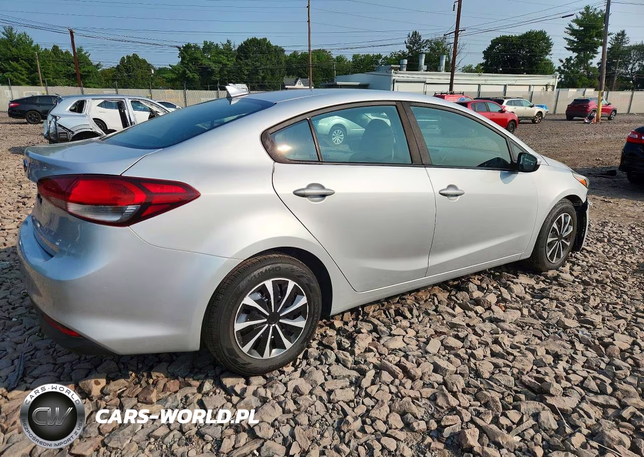 2018 Kia Forte Lx VIN:3KPFK4A78JE284302 - 3