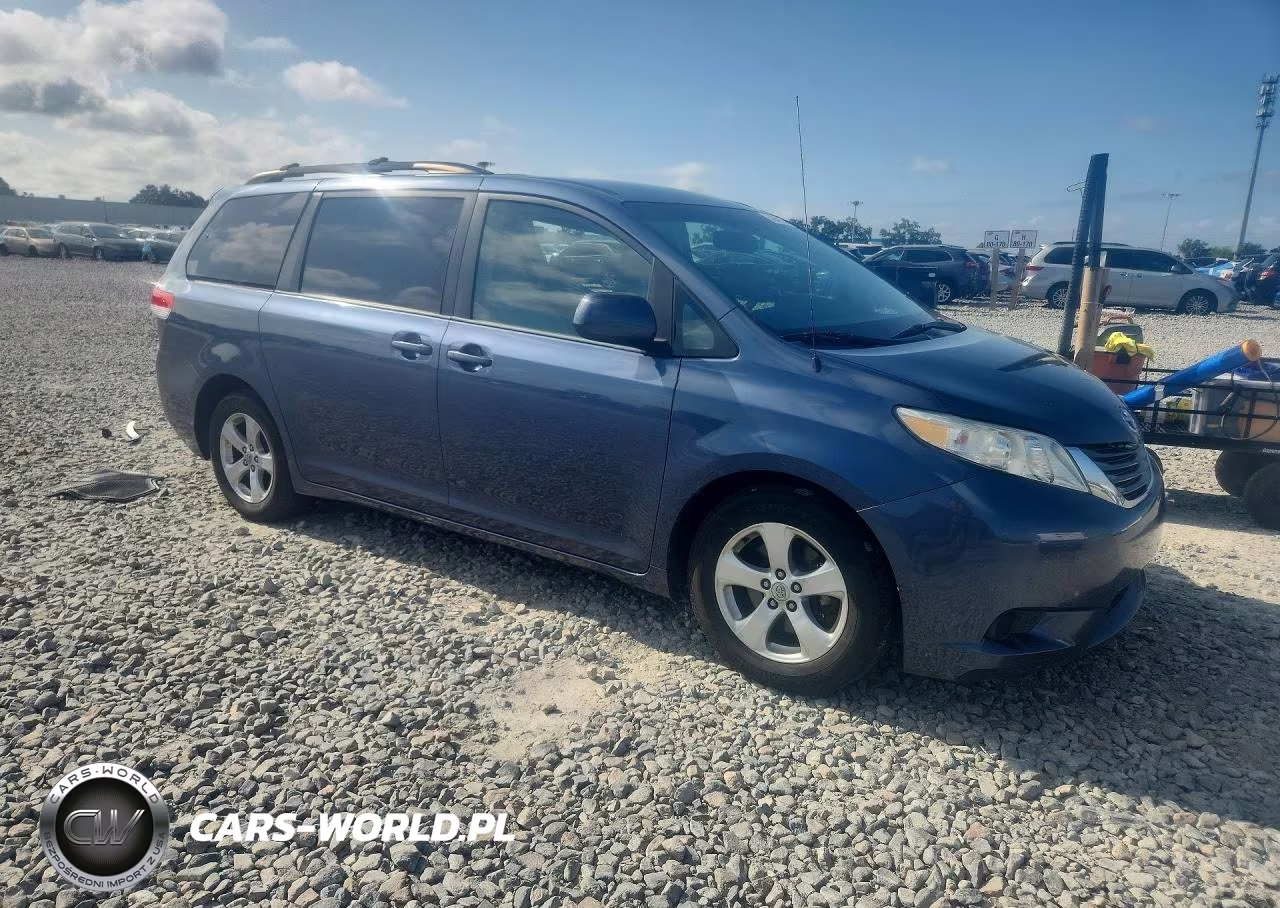 2014 Toyota Sienna Le VIN:5TDKK3DCXES451885 - 4