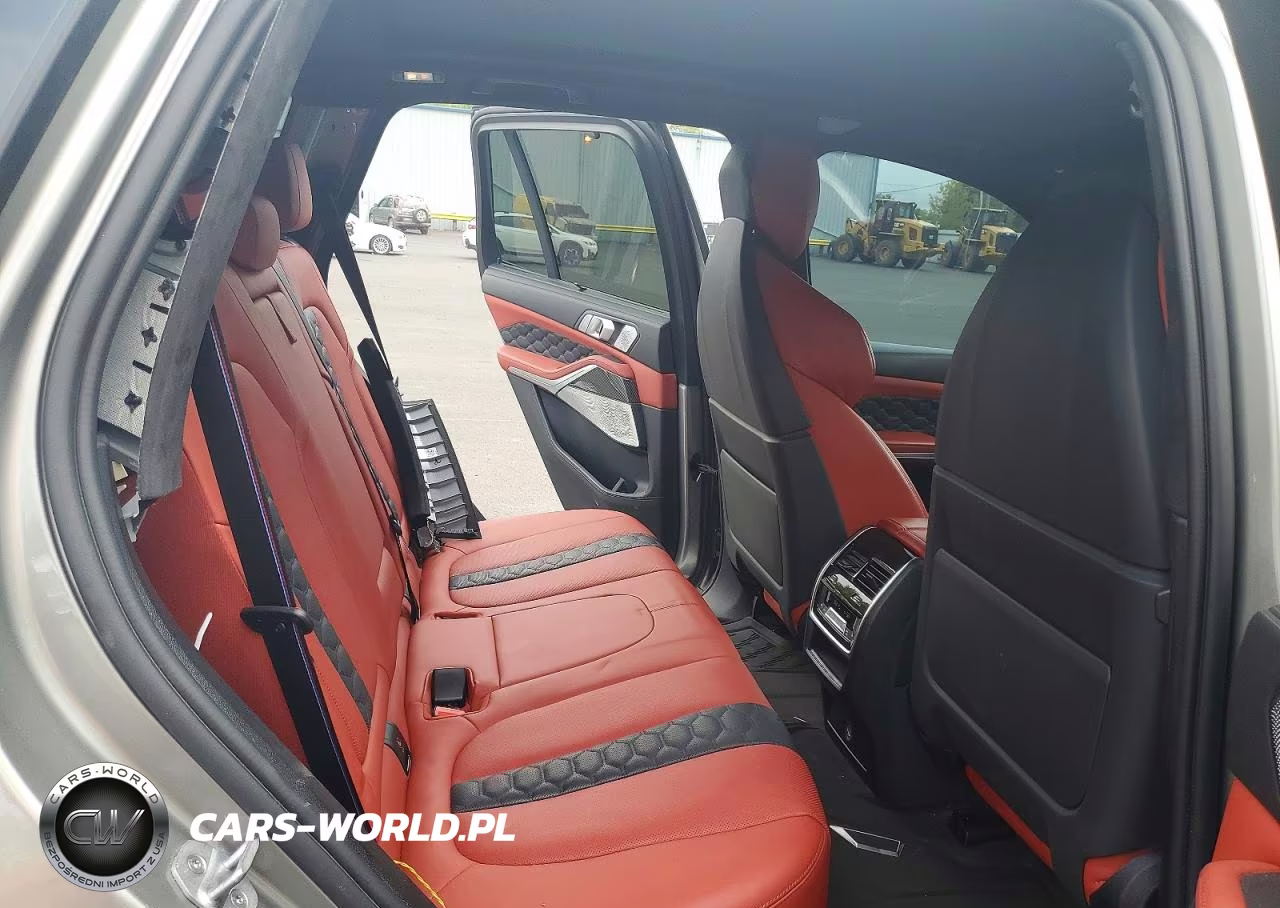 2023 BMW X5 M VIN:5YMJU0C06P9R71800 - 10