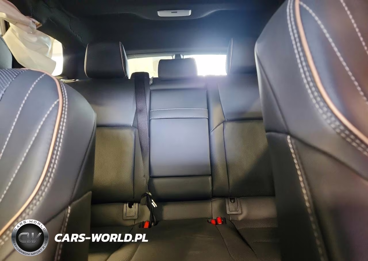 2025 Toyota Crown Signia Limited VIN:JTDACAAJ6S3005441 - 10