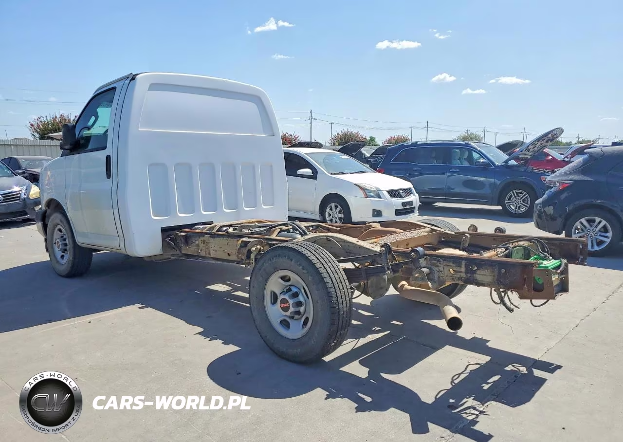 2020 GMC Savana Cutaway G3500 VIN:1GD07RFG3L1275702 - 2