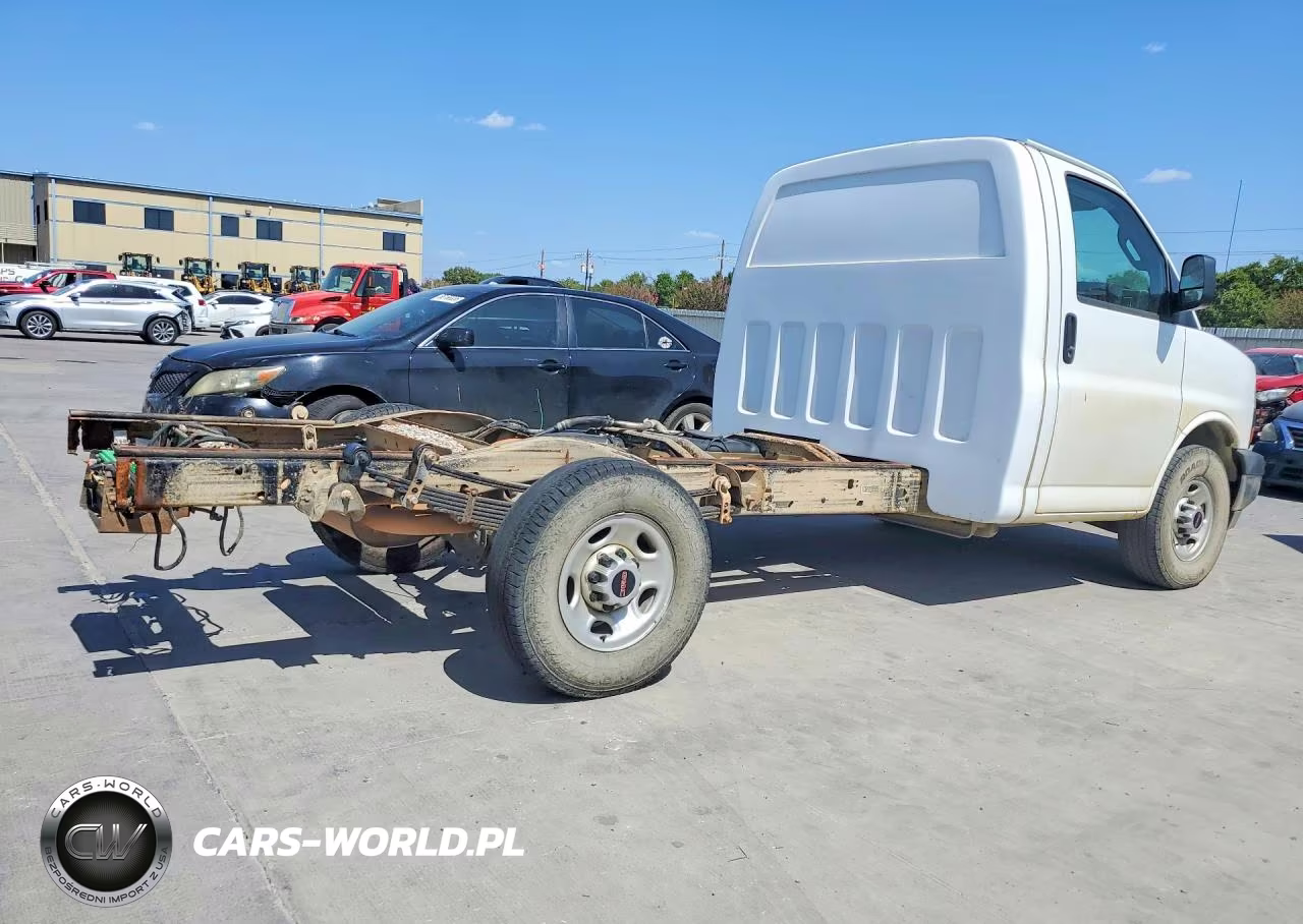 2020 GMC Savana Cutaway G3500 VIN:1GD07RFG3L1275702 - 3